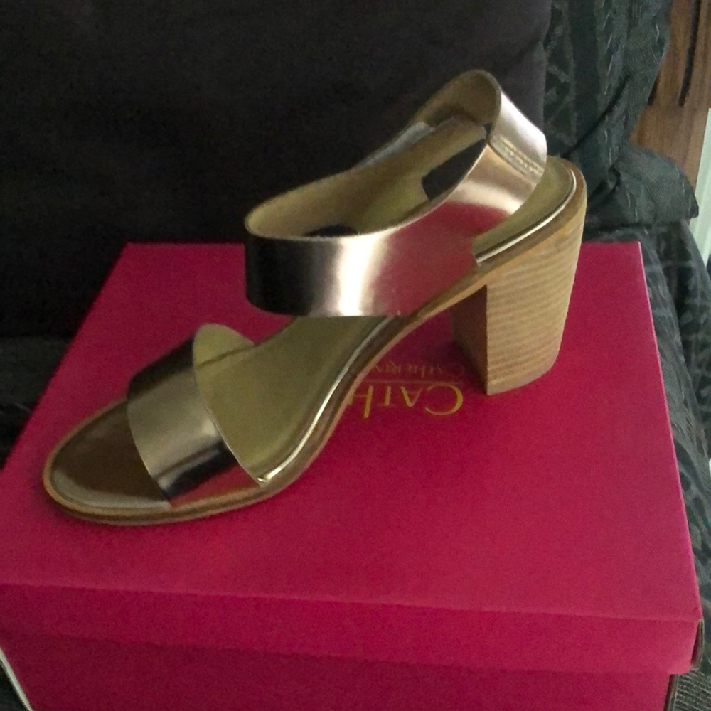 Women’s gold sandal